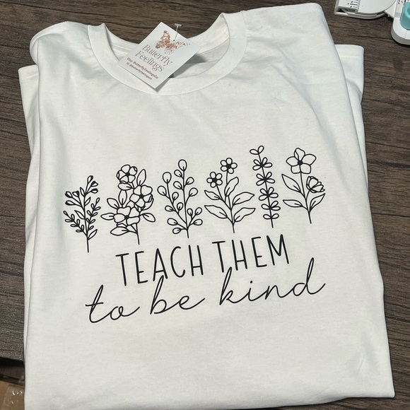 MYSTERY TEE - Picture 14 of 16